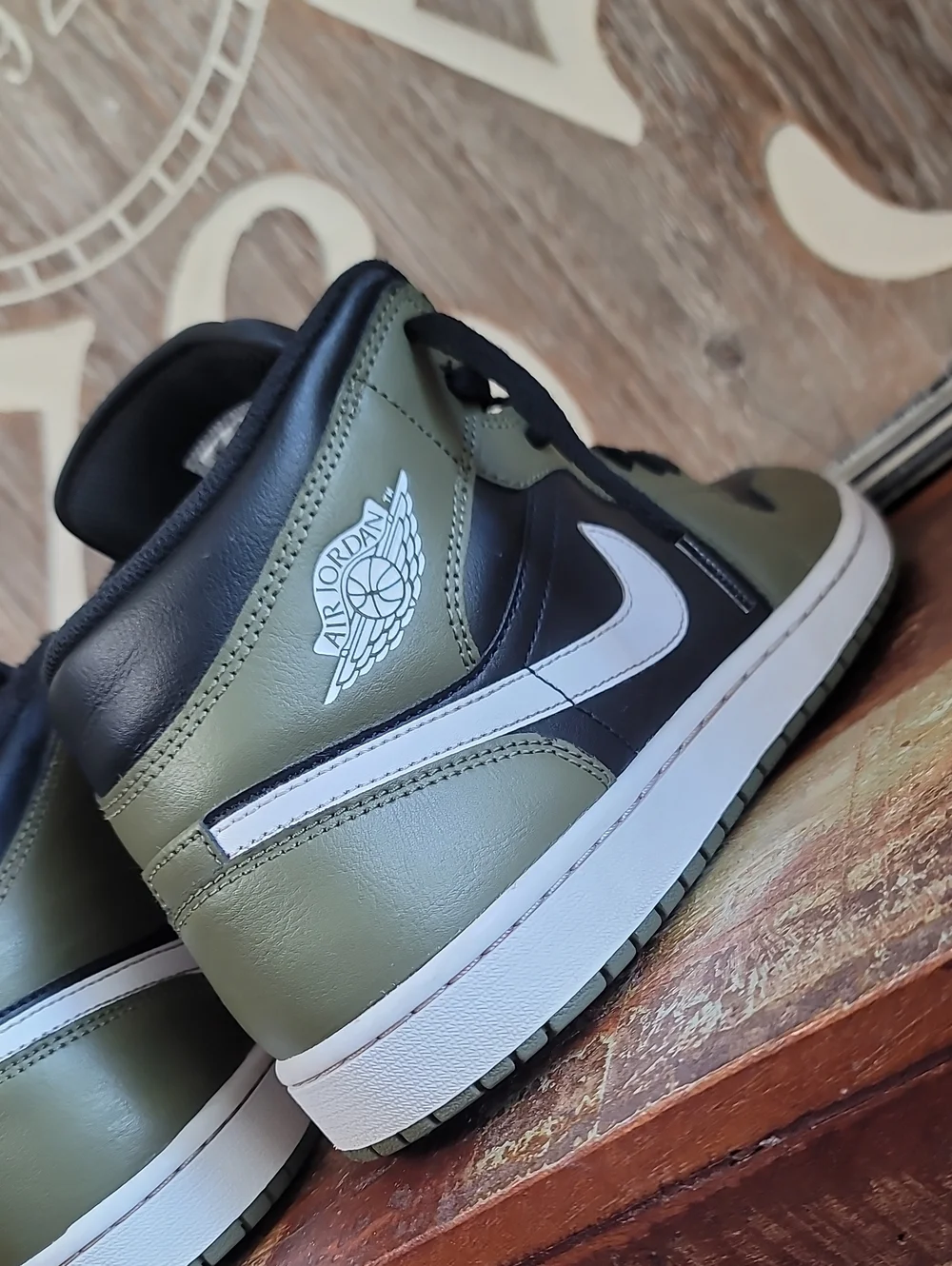 Nike Air Jordan 1 Mid 